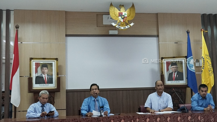 UNS Berikan Penghargaan kepada Menpora Zainudin Amali