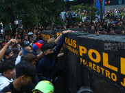 Aksi Unjuk Rasa Mahasiswa BEM Universitas Indonesia di Kawasan Bundaran HI Jakarta