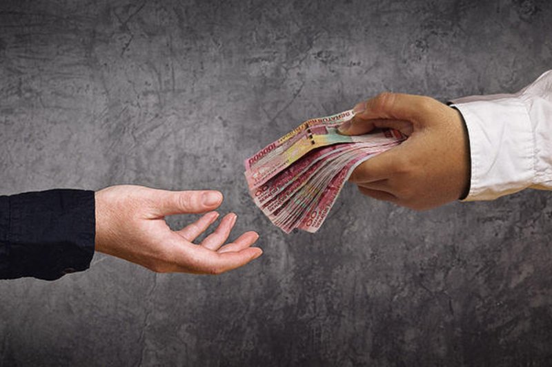Kejati DKI Tahan Pejabat OJK Tersangka Suap Rp7,45 M