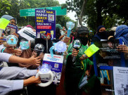 Aksi Demo Pecinta K-Pop Tolak Kenaikan Pajak PPN 12 Persen di Istana Negara