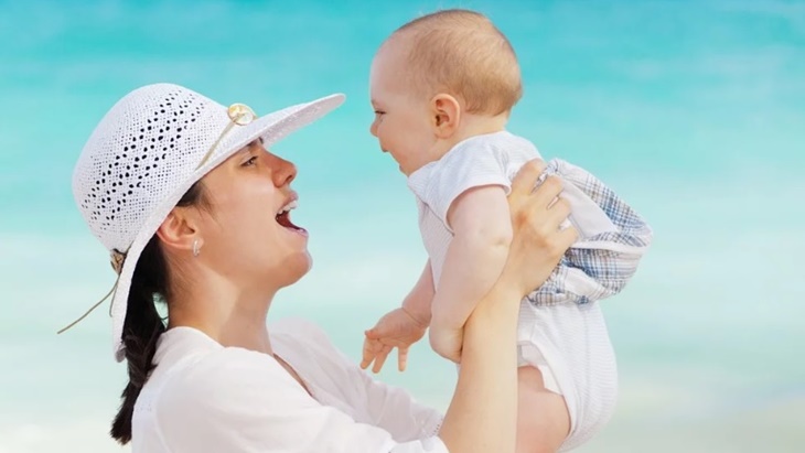 Apakah Aman Penggunaan Hand Sanitizer Pada Bayi? Simak Penjelasannya 
