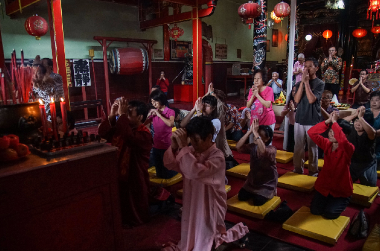 Warga Tionghoa di Manado Gelar Prosesi Sambut Imlek  