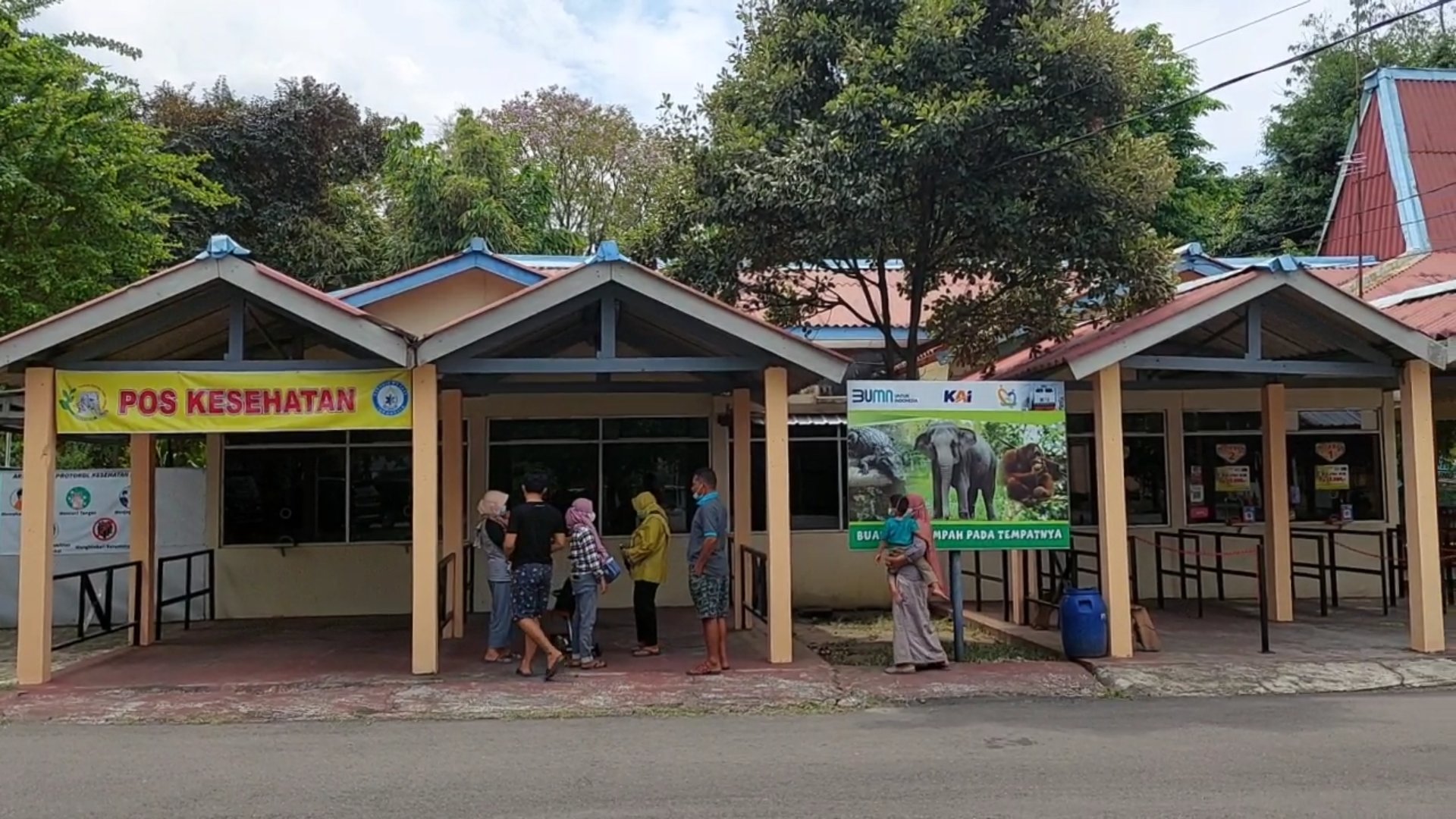 Objek wisata Solo Zoo masih sepi pengunjung di tengah pelaksanaan aturan PPKM Level 3, Minggu (3/10). (MP/Ismail)