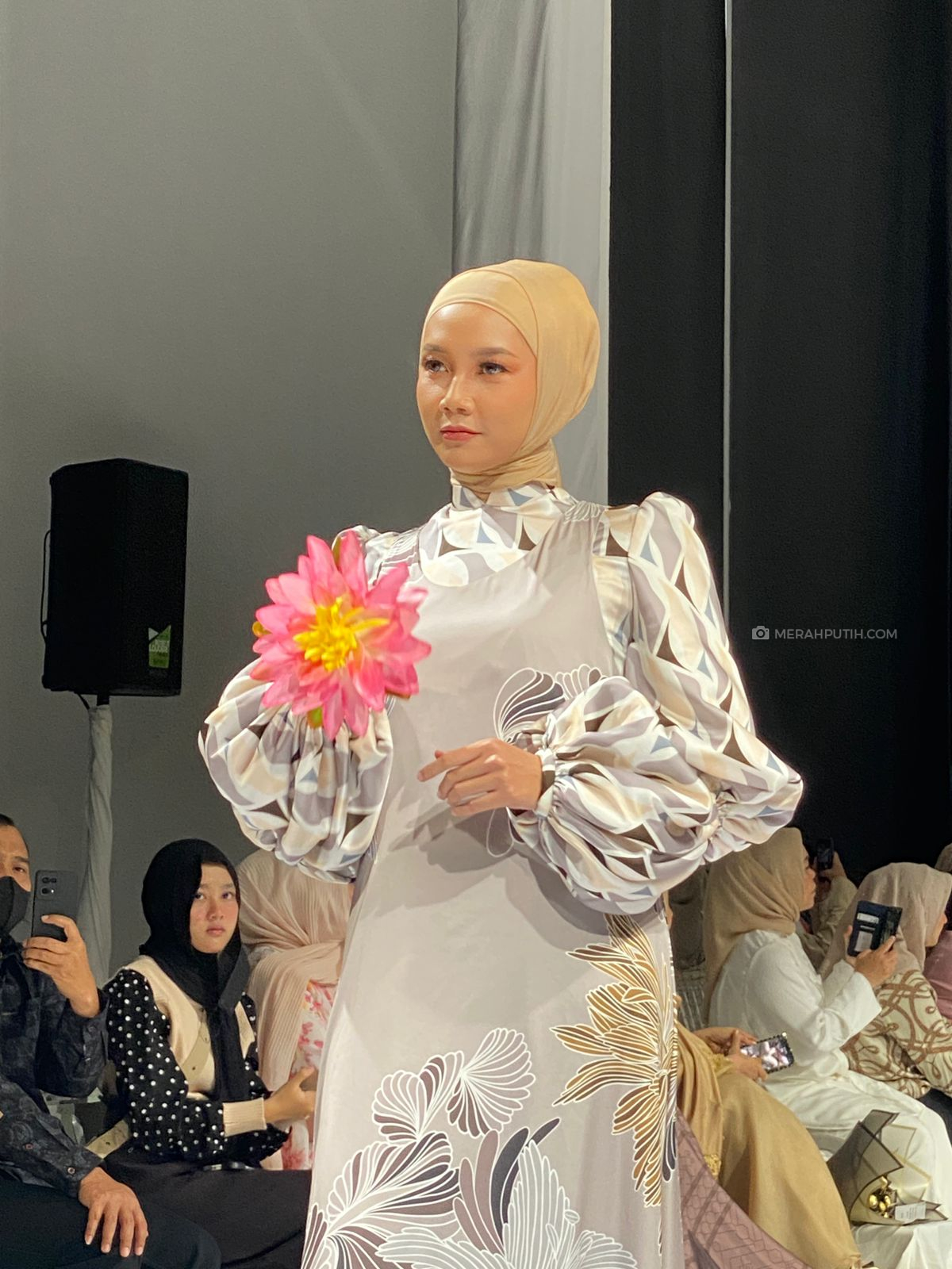 fashion show Rya Baraba