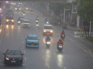 Hujan Lebat Mengguyur Kota Jakarta, BMKG Imbau Kewaspadaan