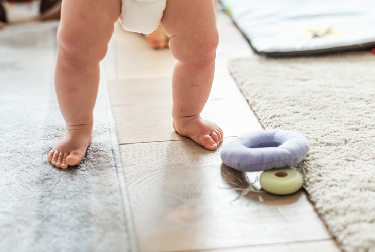 (Trivia 1) Baby bouncer terlalu lama bisa menghambat proses belajar jalan si kecil (Foto pexels rawpixel)