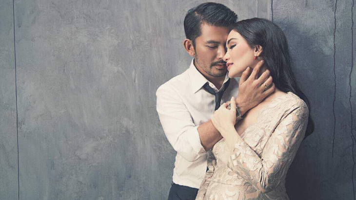 Selamat! Akhirnya Atiqah dan Rio Dewanto Resmi Jadi Orang Tua