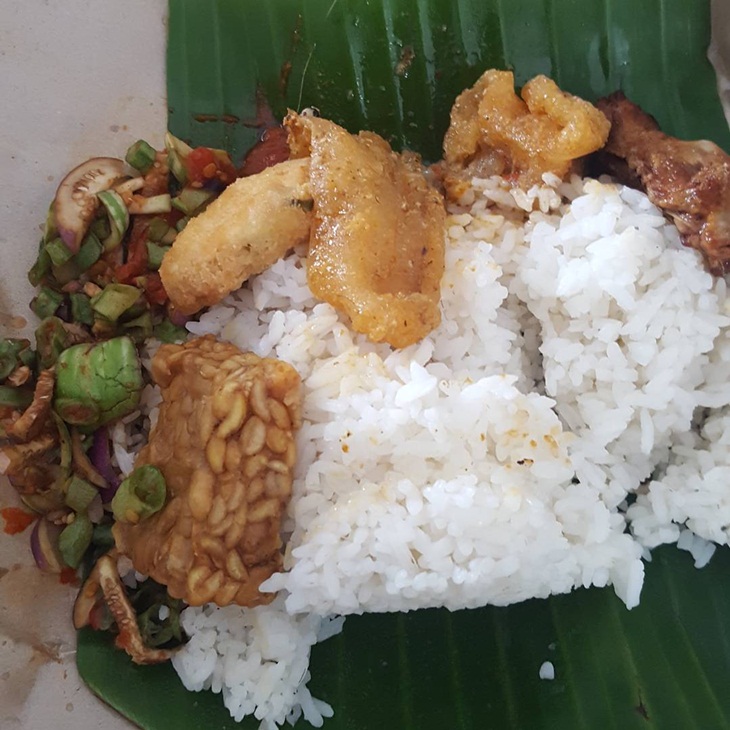 Nasi campur Sukaraja. (Foto: Instagram/yette_eliana)