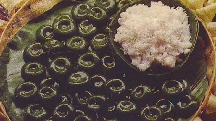 Gegicak, Si Hijau dengan Siraman Gula Merah dari Kalimantan Timur