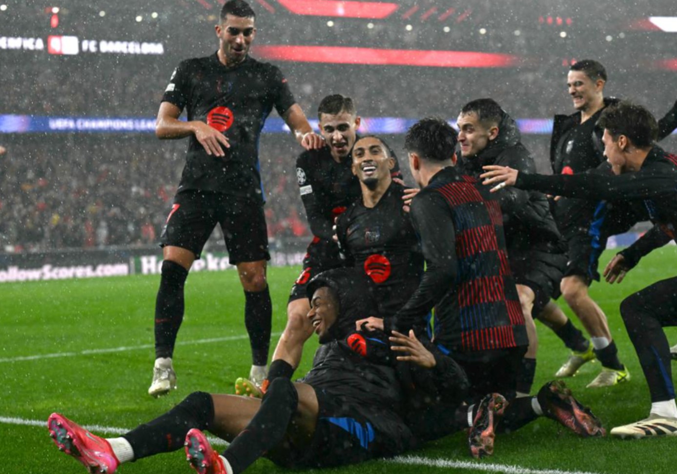 Hansi Flick Singgung Mentalitas Setelah Barcelona Menang Dramatis atas Benfica