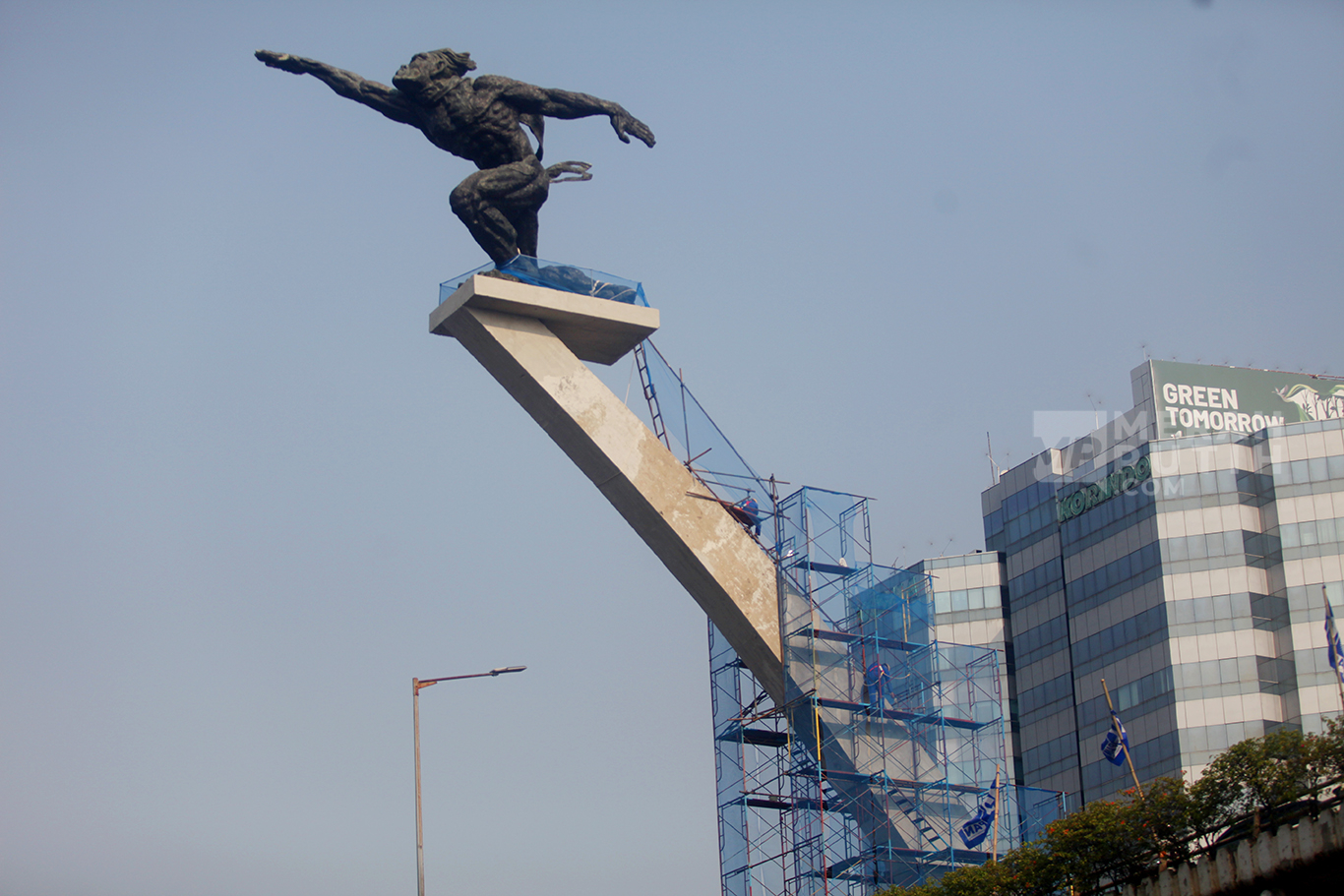 Konservasi Pedestal Monumen Patung Dirgantara atau Patung Pancoran di Jakarta