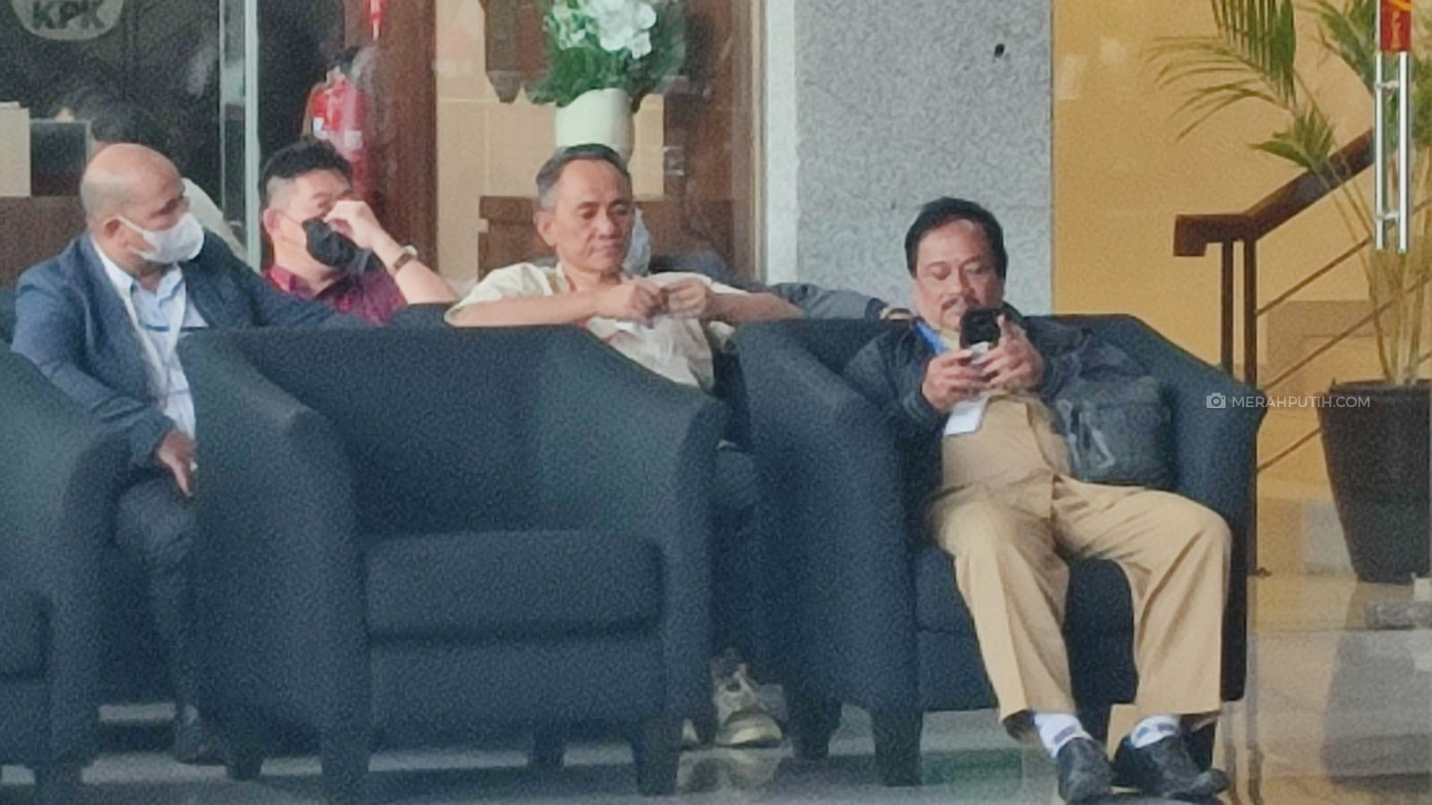 KPK Periksa Politikus Demokrat Andi Arief Terkait Kasus Bupati Mamberamo Tengah