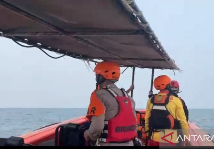 Pencarian Jurnalis Hilang Difokuskan di Area Krakatau besar Krakatau Kecil