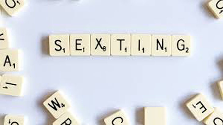 Sexting, Flirting ala Era Digital