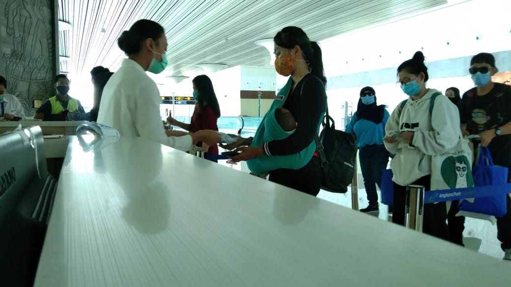 Keramaian penumpang di Bandara YIA. (Foto: Humas AP1)