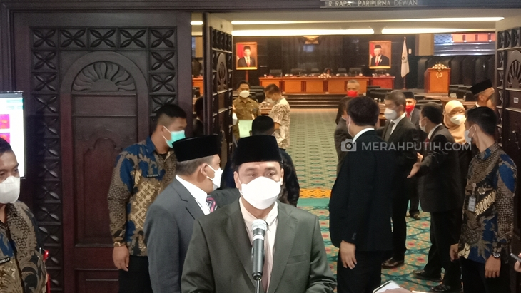 Wagub DKI Minta Warga Tak Pilih-pilih Vaksin COVID-19