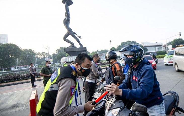 Warga Tetap Bekerja di Luar saat PPKM Darurat Dinilai Tak Bisa Sepenuhnya Disalahkan