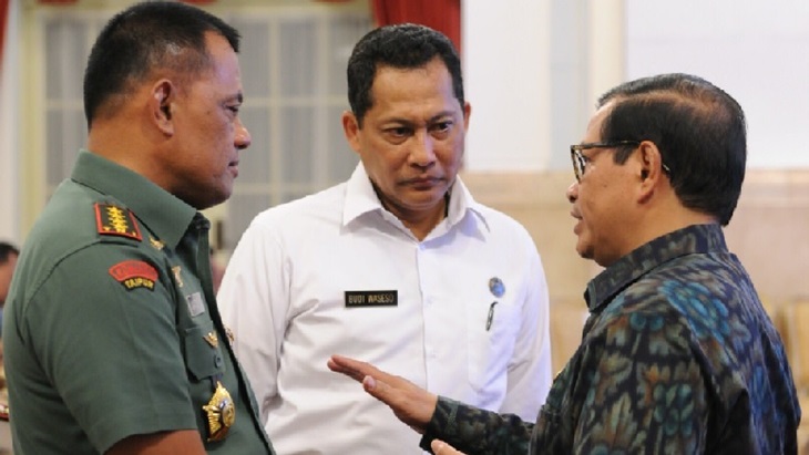 Sekretris Kabinet Pramono Anung bersama Panglima TNI Gatot Nurmantyo dan Kepala BNN Budi Wasesa. (Foto: Dok./Twitter.com/pramonoanung)