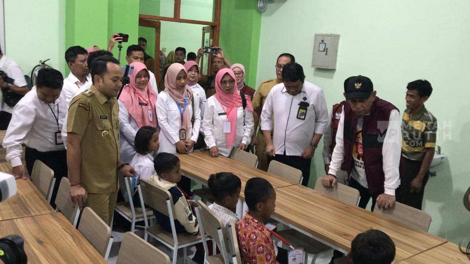 Sekolah Rakyat SD Solo Resmi Dibuka, Wamensos Agus Sebut Memutus Transmisi Kemiskinan