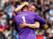 Perkenalkan Jonas Lossl, Kiper yang Hobi Bikin Assist ke Gawang MU