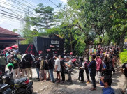 Laga Perdana Piala Presiden 2022, Ribuan Suporter Serbu Persis Store