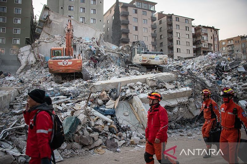 Indonesia Kirim 140 Ton Bantuan ke Turki dan Suriah