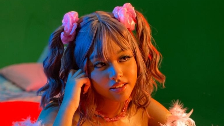 Bawa Nuansa City Pop, Naja Rilis Single Perkenalan ‘Hung Up’