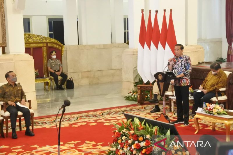 Instruksi Jokowi ke Menteri: Tertibkan Anak Buah yang Bergaya Hedon