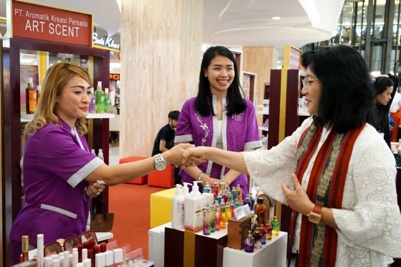 Kosmetik. (Biro Humas Kementerian Perindustrian)