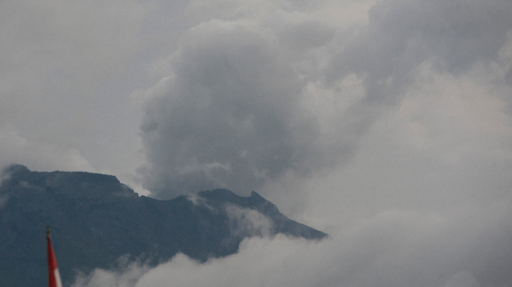 Selama Empat Bulan Gunung Agung Meletus 22 Kali