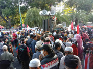 Demo di Depan KPU, Massa Anggap Pemilu 2024 Penuh Kejanggalan