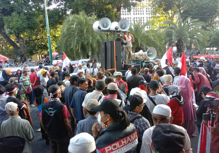 Demo di Depan KPU, Massa Anggap Pemilu 2024 Penuh Kejanggalan