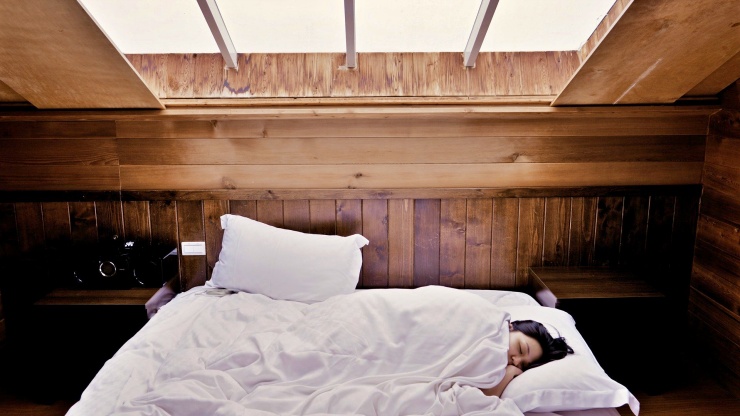 Sambut Hari Lebih Baik, Hindari 4 Kebiasaan Merugikan Ini saat Bangun Tidur