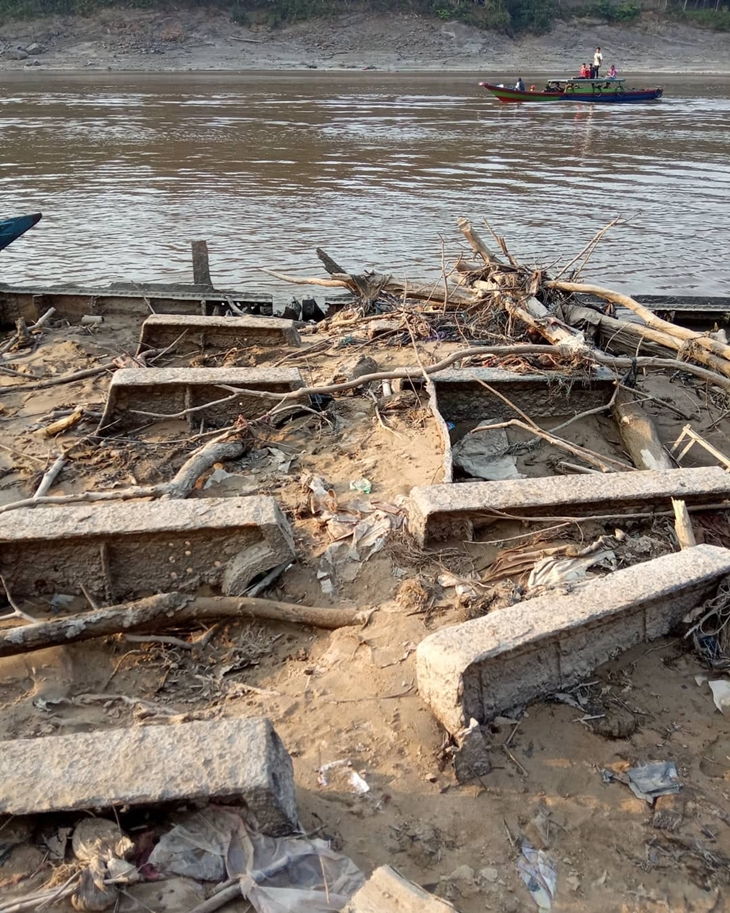Kapal Onrust di Sungai Barito. (Foto: instagram.com/waway.l_riwayat)