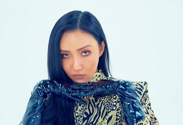 Penyanyi Korea Hwasa dari Grup MAMAMOO akan Lakukan Debut Solo