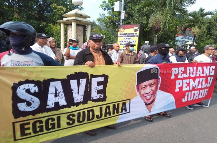 Massa  Ormas Islam Unjuk Rasa di Polresta Surakarta, Protes Penangkapan Eggi Sudjana