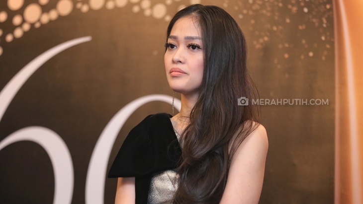 Gracia Indri Tak Suka Warnai Rambut Panjangnya