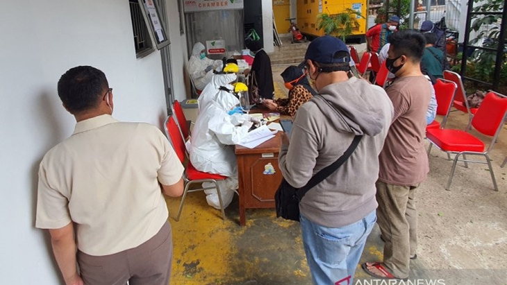 Kontak Erat dengan Lurah Petamburan, Puluhan Orang Positif COVID-19
