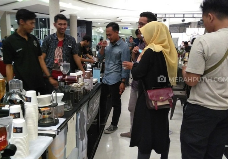 Taste Of Coffee Nusantara J-Walk Bagi-Bagi 2 Ribu Kopi Gratis