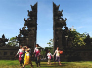 Umat Hindu Bali Rayakan Galungan