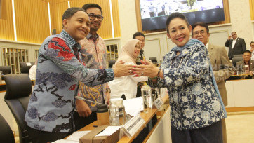 Raker Menteri Kehutanan dengan Komisi IV Bahas Peningkatan Ekonomi Masyarakat Adat Hutan 