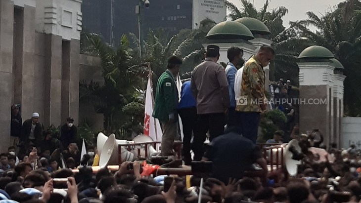 Disdik DKI Tak Akan Beri Sanksi Pelajar Ikut Demo di DPR