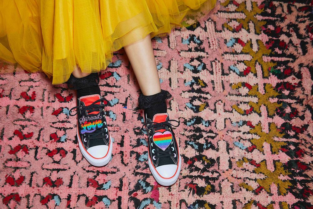 Koleksi Sepatu Penuh Warna Dari Converse x Millie Bobby Brown