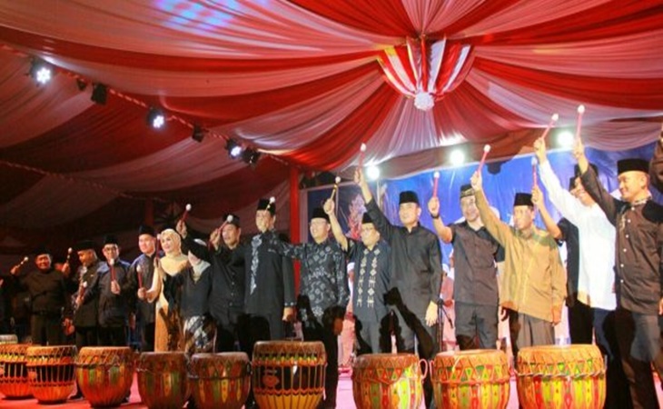 Pemukulan beduk Festival Tabut