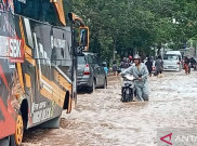 Banjir Landa Kawasan Wisata Senggigi Lombok Barat