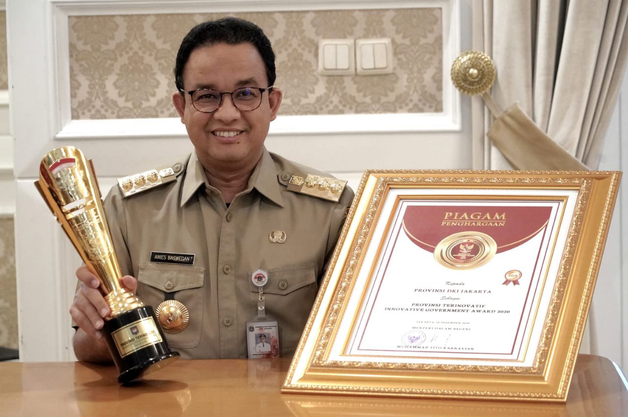 Anies dan Pemprov DKI Raih TOP Digital Awards 2020