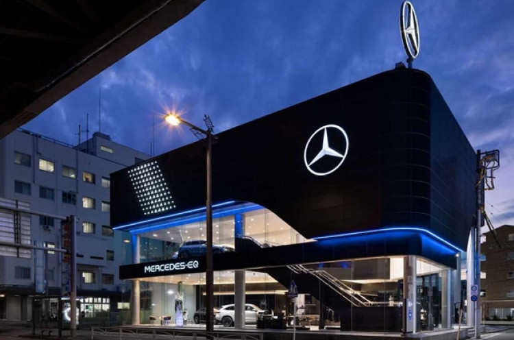 Mercedes-Benz Buka Diler Pertama Khusus Mobil Listrik