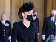 Kalung Mutiara Mewah Kate Middleton di Upacara Pemakaman Pangeran Philip