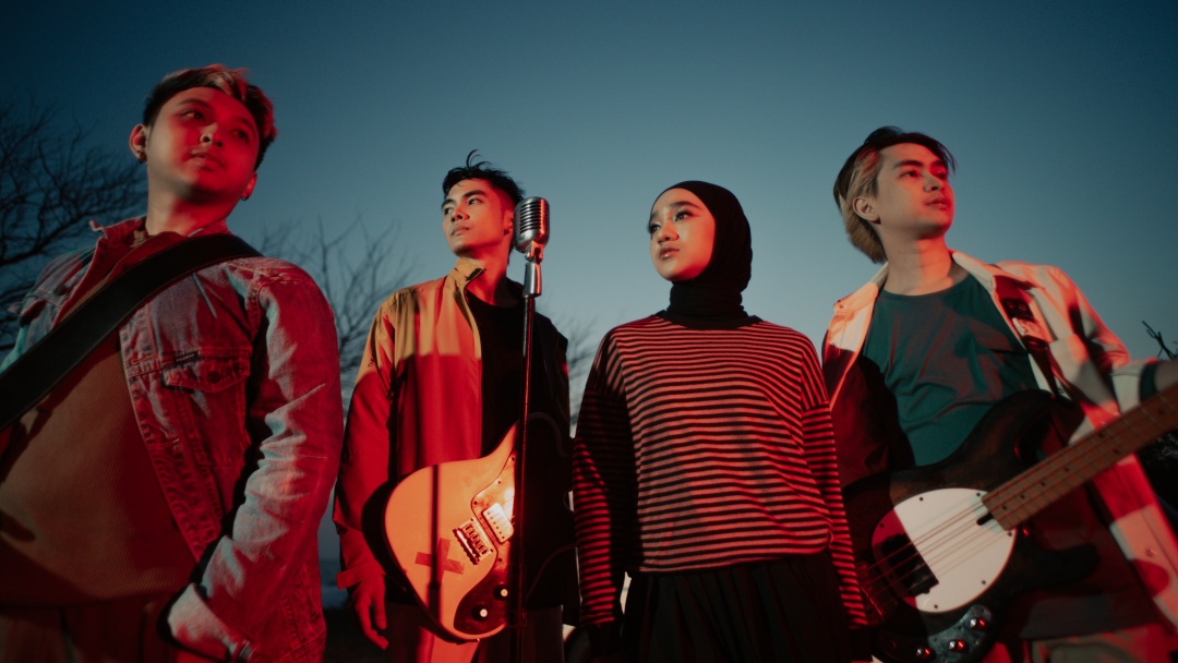 Nabila Taqiyyah dan Insomniacks Tampil Energik dalam Video Musik 'Belum Mulai'