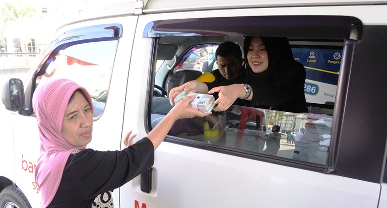tukar uang